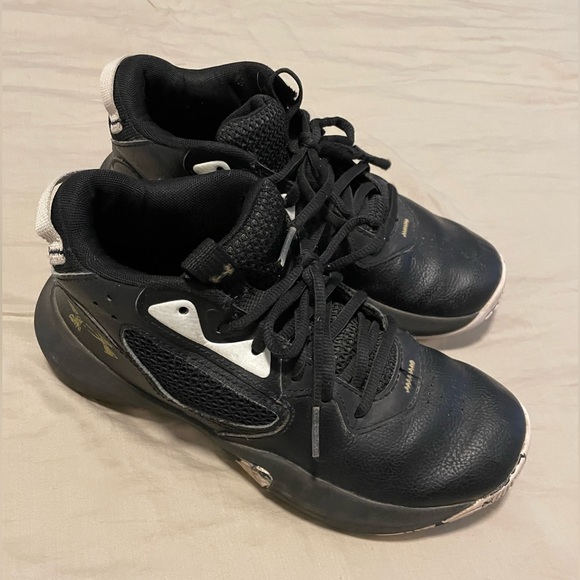 Under Armour Grade School UA Lockdown 6 Basketball Shoes Sneaker Size 5 Boys - Picture 9 of 9